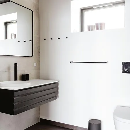 Enjoy The Panoramic View From First Row On Helnaes בית נופש *